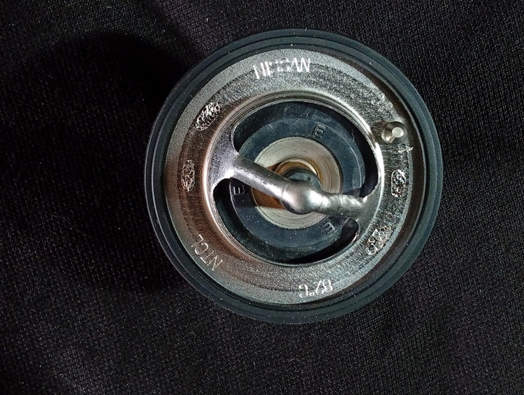 ترموستات ۸۲ درجه اصلی نیسان موتور (Nissan Genuine Parts) - وارداتی رمکس (REMEX)